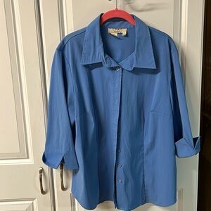 Como woman blouse, beautiful blue 1X 74% polyester 22% nylon& 4% spandex.LN